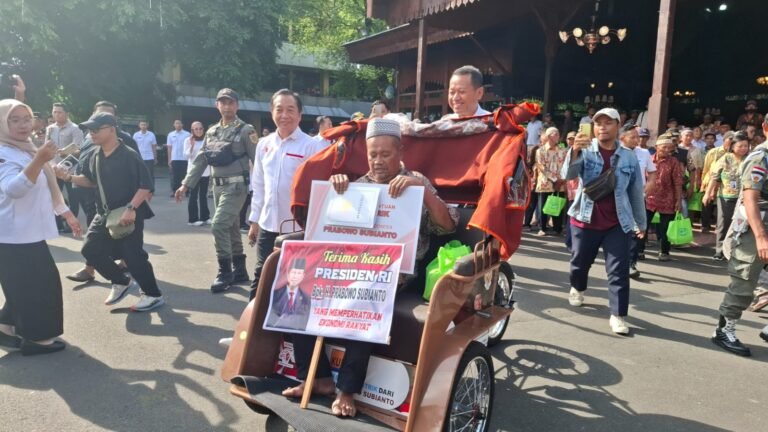 Puluhan Warga Kudus Dapat Hadiah Becak Listrik