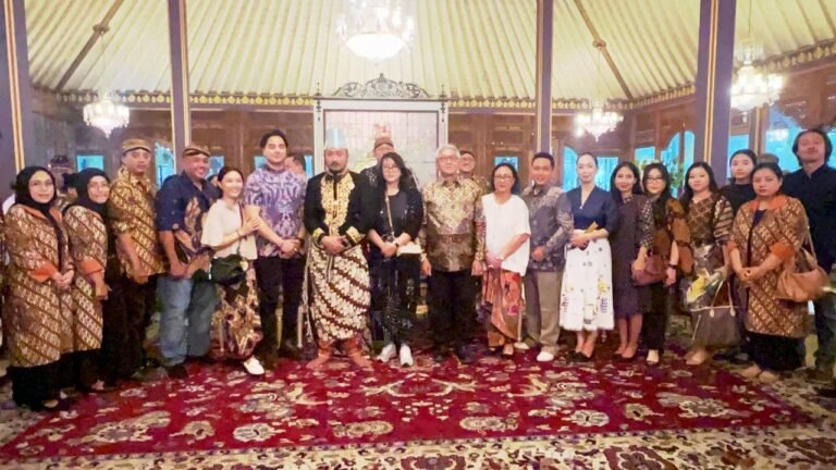 Konflik Keraton Solo Memanas: Rapat Keluarga Angkat Hangabehi sebagai PB XIV, GKR Timoer Serukan Perlawanan