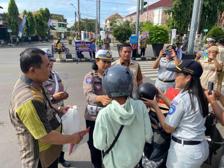 Satlantas Sukoharjo Sosialisasi Pajak Kendaraan di Simpang 5