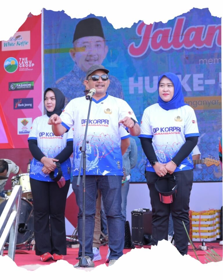 Bupati Rober Sebut Jalan Sehat sebagai Bnetuk Kekompakan ASN dalam Membangun Karanganyar