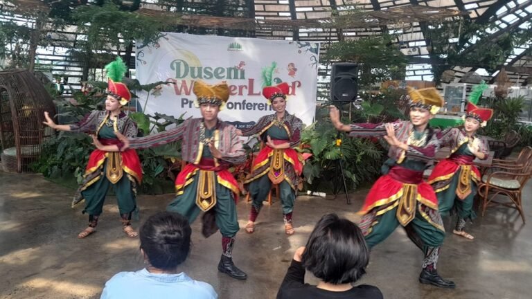 Wisata Dusun Semilir Sambut Nataru, Sajikan “Dusem Wonderland” Berhias Gemerlap Lampu Fantastik hingga Drama Musikal