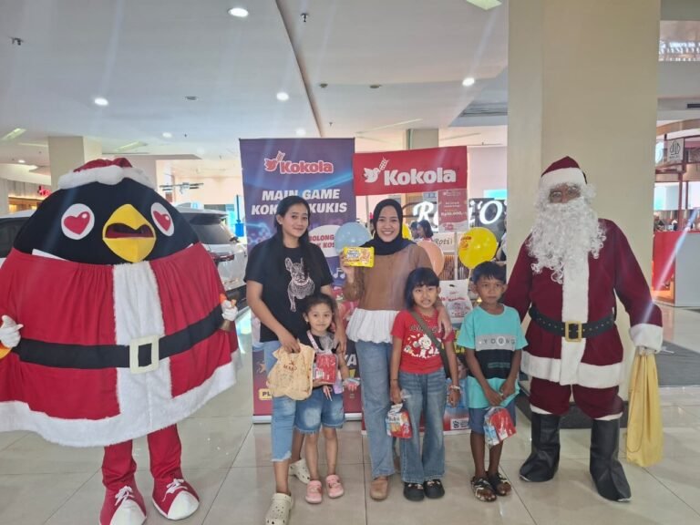 Biskuit Kokola Berbagi Kebahagiaan Natal