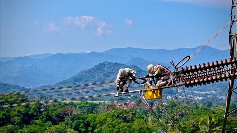 PLN UIT JBT Siagakan Ribuan Personel, Amankan Pasokan Listrik Natal dan Tahun Baru