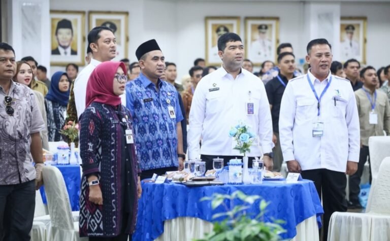 Pelantikan Gapembi Jateng Taj Yasin Minta Limbah Dapur SPPG tak Cemari Lingkungan