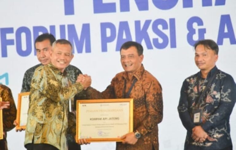 Gubernur Ahmad Luthfi Raih Dua Penghargaan