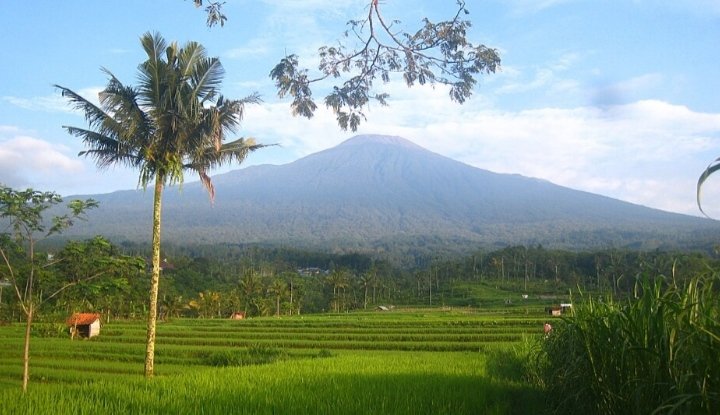 Gubernur Ahmad Luthfi Jawab Polemik Tambang Lereng Gunung Slamet