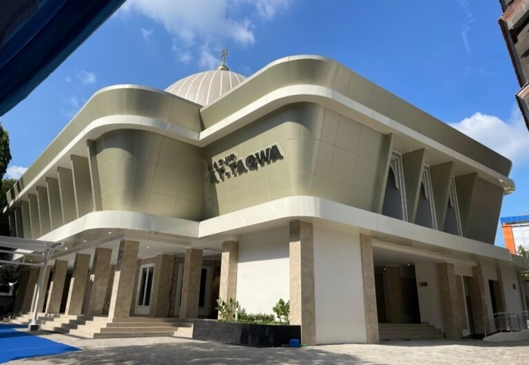 Pemprov Jateng Punya Masjid Baru Indah dan Megah