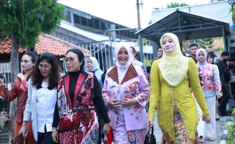 Nawal Yasin Dorong Warga Binaan Lapas Perempuan Semarang Jadi Pengrajin Batik Profesional