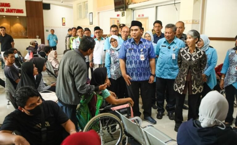 Wagub Jateng Tinjau Pembangunan Gedung VIP RSUD Margono Soekarjo