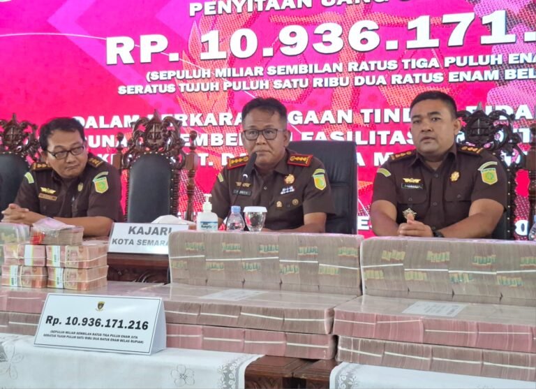 Kejari Semarang Sita Uang 10,9 M dalam Kasus Penyimpangan Kredit Direktur PT DUM