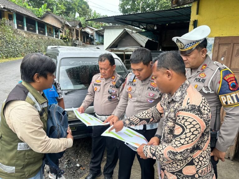 Sambut Nataru, Satlantas Cek Jalur Wisata Ngargoyoso