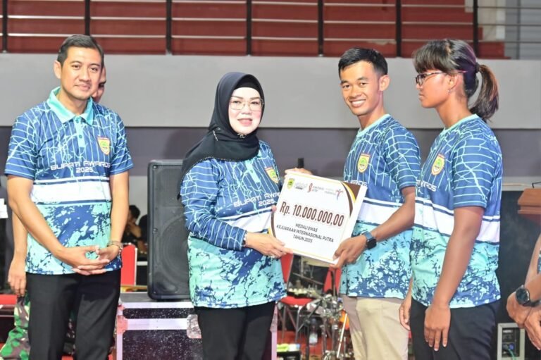 Sepuluh Atlet dan Pemuda Berprestasi Terima Penghargaan Bupati Award 2025