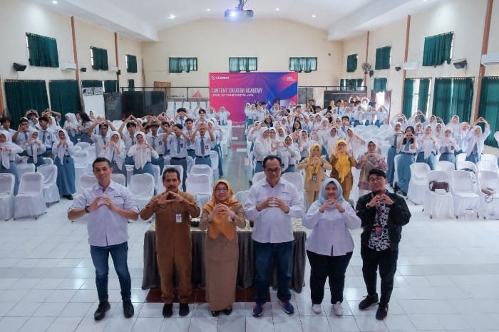 Pelajar Jepara Diajak Naik Kelas Digital Bareng XLSMART