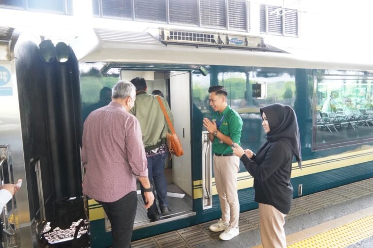 Libur Nataru, KAI Wisata Tawarkan Kereta Premium Mulai Rp300 Ribu