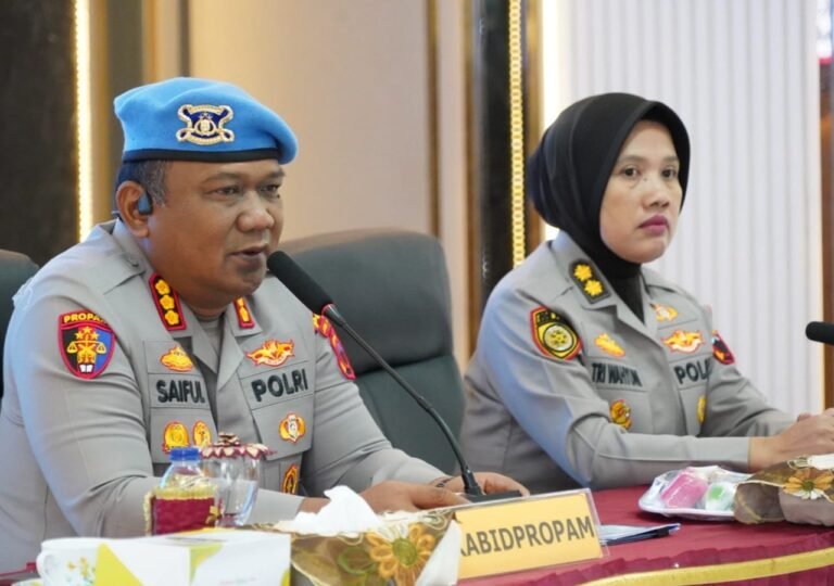 Polrestabes Semarang Gelar Pelatihan Layanan Dumas Online QR Code Divpropam Polri