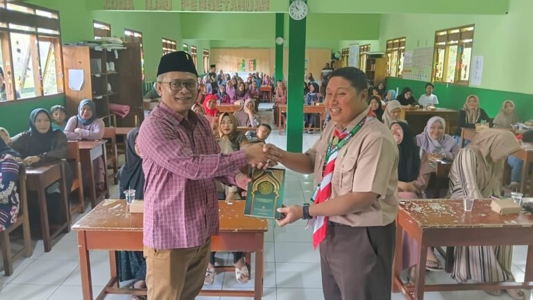 Salurkan PIP dan Serahkan Bantuan Al-Qur’an di Bendosari