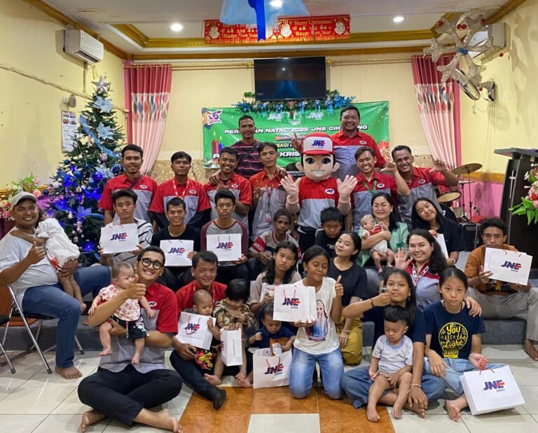 JNE Berbagi Kasih, Warnai Perayaan Natal 2025