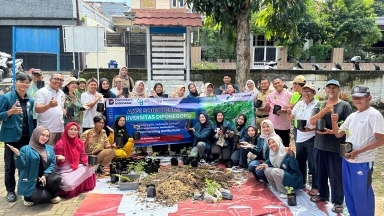 Penerima Beasiswa Sobat Bumi UNDIP Dorong Aksi Nyata Keberlanjutan Demi Indonesia Pulih dan Lestari