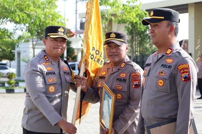 Kapolres Sukoharjo Beri Reward, Polsek Weru & Kartasura Diapresiasi