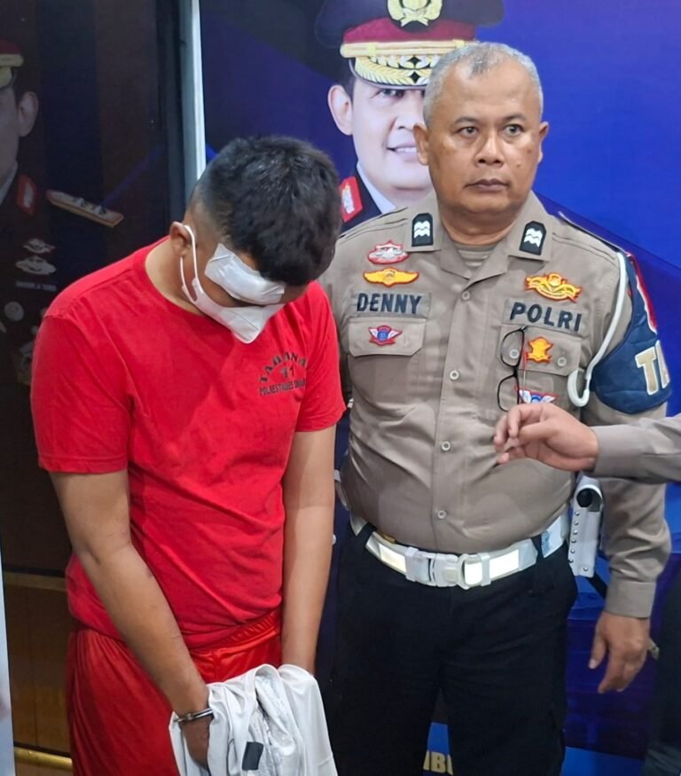 Fakta Baru Laka Maut Tol Krapyak, Sopir Gunakan SIM Palsu !