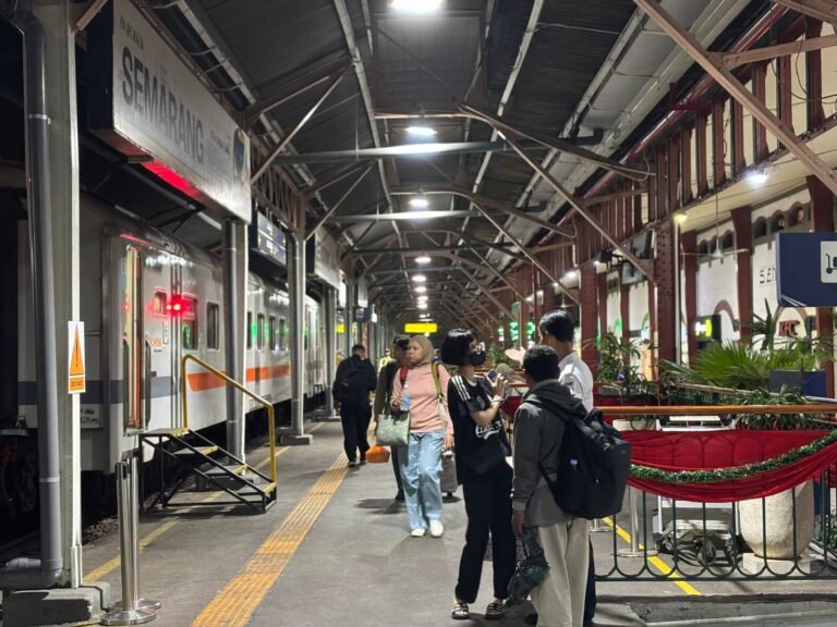 Arus Nataru Masih Tinggi, 42.777 Penumpang Padati Stasiun