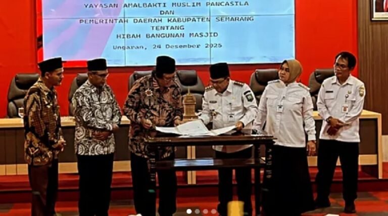 YAMP Serahkan Hibah Masjid Agung Palagan Ambarawa ke Pemkab Semarang