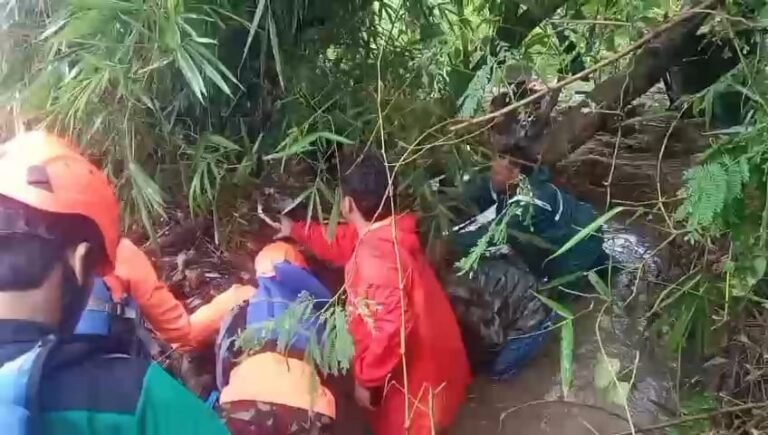 Bocah Lima Tahun Ditemukan Hanyut di Anak Sungai Perak