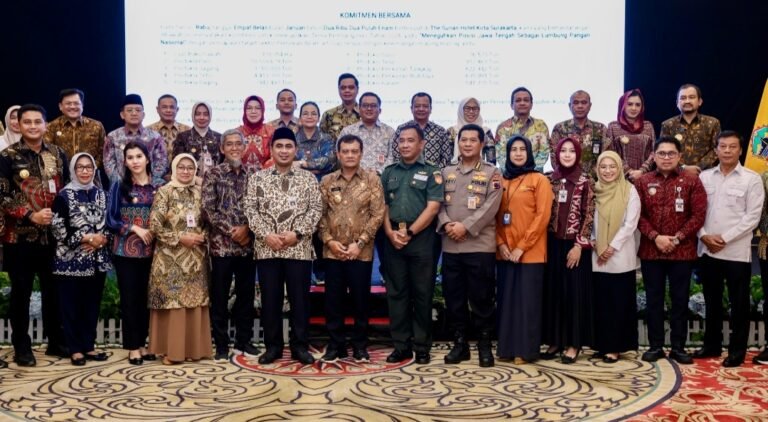 Percepat Swasembada Pangan 2026, Gubernur Teken Komitmen Bersama Bupati-Wali Kota se-Jateng