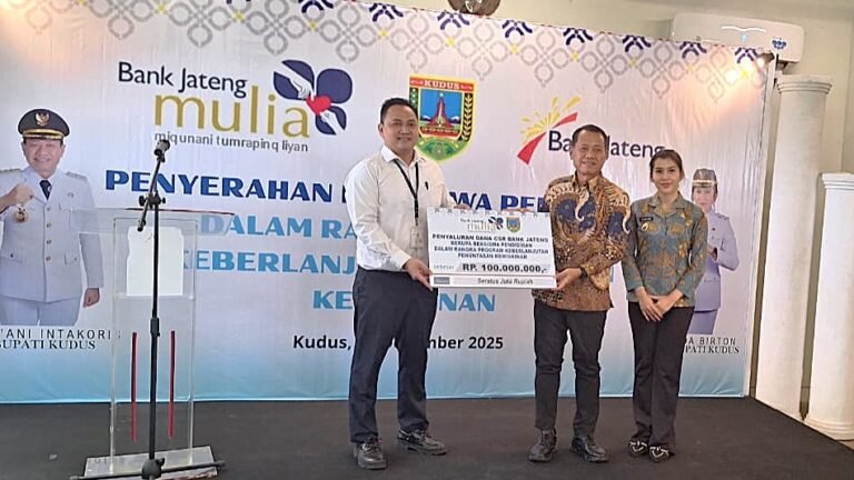 Dukung Pendidikan, Bank Jateng Beri Beasiswa Pelajar Kudus