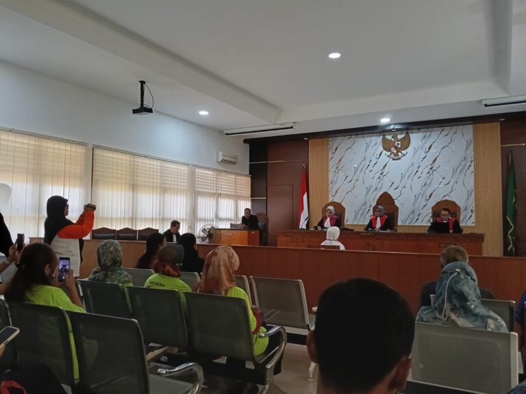 Terdakwa Penganiayaan Kucing  Dihukum Denda