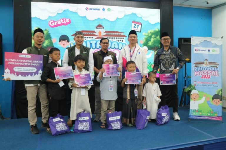 MTXLSMART Selenggarakan Khitanan Massal