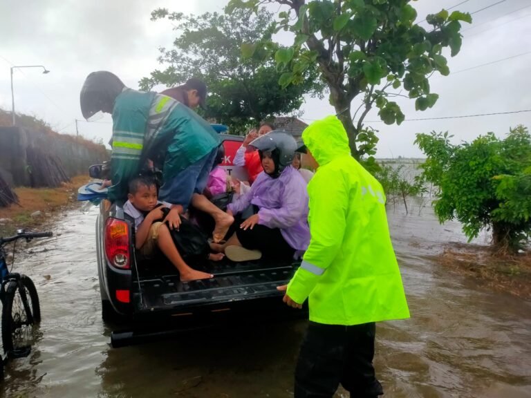 Sejumlah Warga Dukung Goleng Mulai Dievakuasi