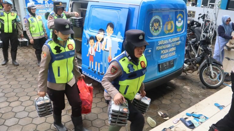 Gandeng SPPG Polri, Polres Kudus Salurkan Makanan Siap Saji