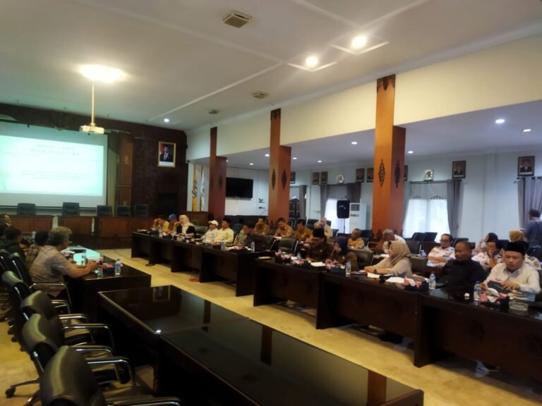 Dewan Desak Pemkab Ajukan Dana Inpres Atasi Persoalan Pasar