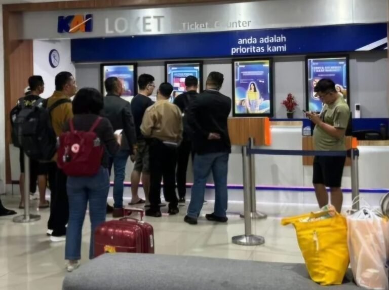 Jalur KA Pekalongan – Sragi Masih Tergenang Banjir, KAI Kembalikan Bea Tiket Penumpang