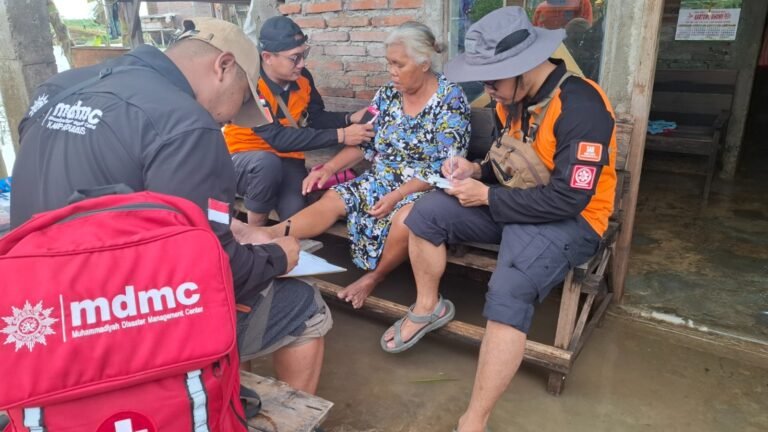 MDMC Kudus ‘Door to Door’ Berikan Layanan Kesehatan