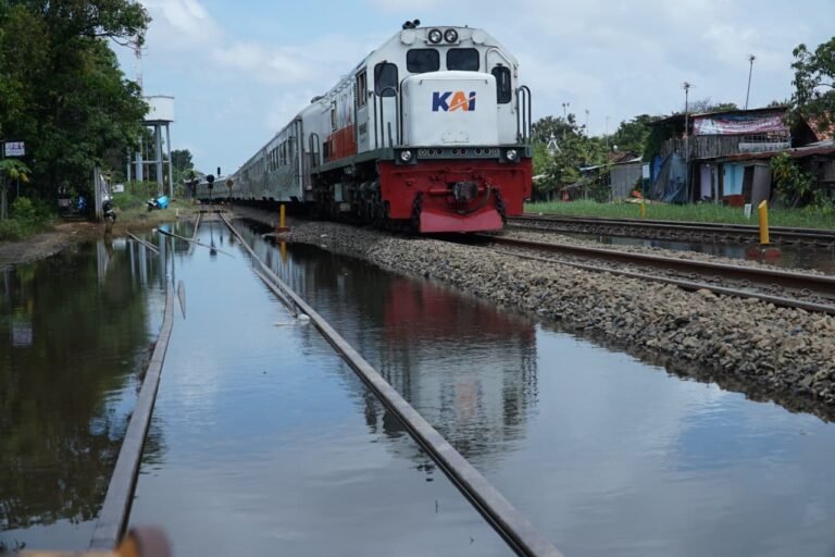 Demi Keselamatan, KA yang Lewat Jalur Pekalongan – Sragi Masih dengan Kecepatan Terbatas