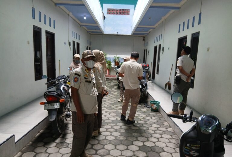 Dua Rumah Kos di Kudus Ditertibkan Satpol PP