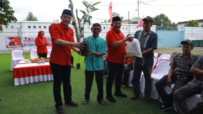 PDI Perjuangan Karanganyar Gelar Aksi Merawat Pertiwi