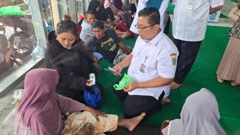 Hipertensi dan Penyakit Kulit Dominasi Keluhan Pengungsi Banjir Kudus
