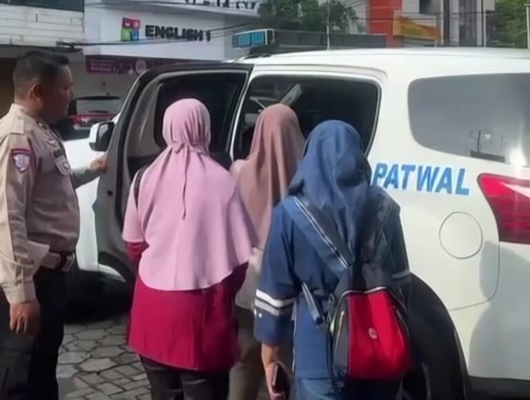Polrestabes Semarang Klarifikasi Terkait Video Viral Polisi Hentikan Ambulans