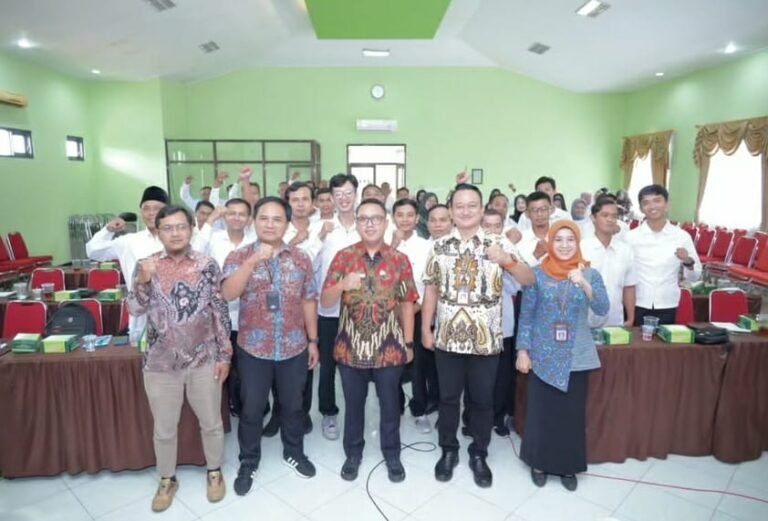 Hadiri Bimtek KDKMP, Wabup Adhe Tegaskan Koperasi sebagai Sokoguru Perekonomian