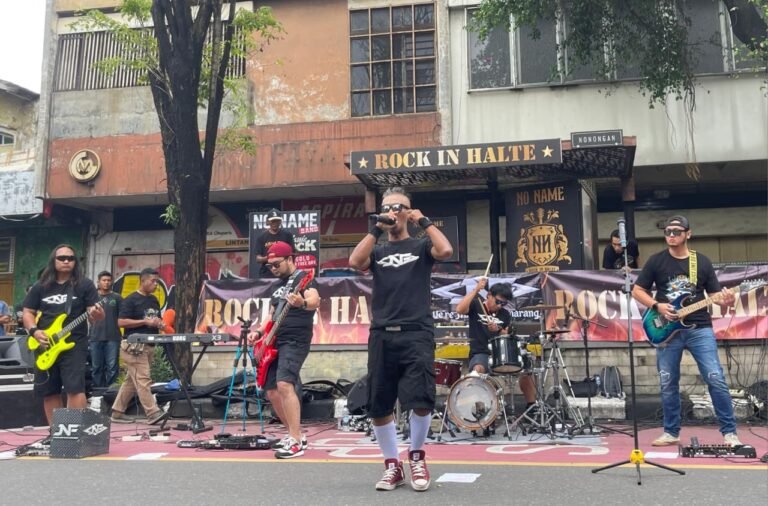 Tampil di Rock in Halte, JNF Band Pukau Penggemar Rock Lintas Generasi