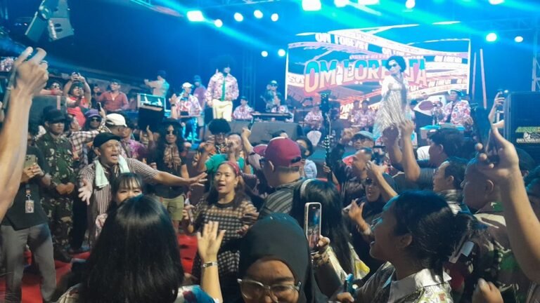 Keseruan OM Lorenza Meriahkan Ultah Dandim 0714/Salatiga di Bergas Kidul  