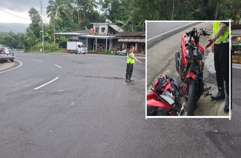 Pacu Motor di Tikungan Jambu Tabrak Truk Dump, Kasihan Pemboncengnya Tewas