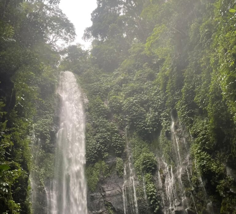 Asri dan Sejuk, Curug Lawe Alternatif Spot Bengong yang Dekat dari Kota Semarang