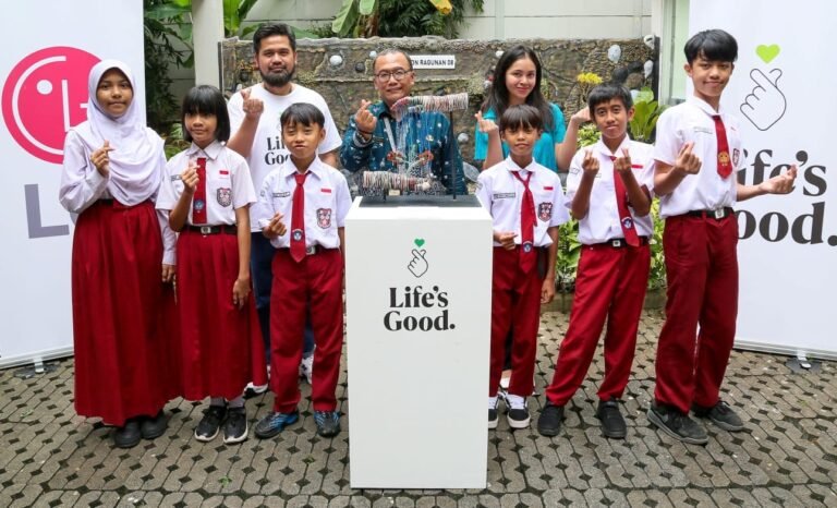 LG Serahkan Instalasi Seni E-Waste ke SDN Ragunan 08