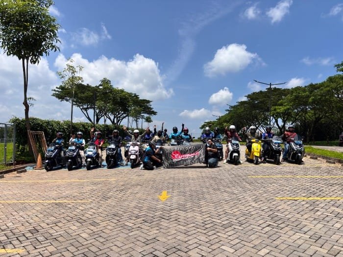 Komunitas Motor Listrik Semarang Jajal City Riding Bersama Uwinfly