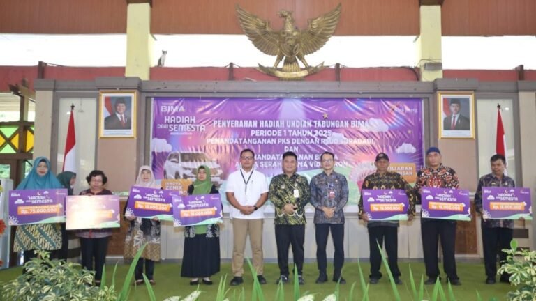 Bank Jateng Slawi Serahkan Hadiah Bima dan CSR Videotron