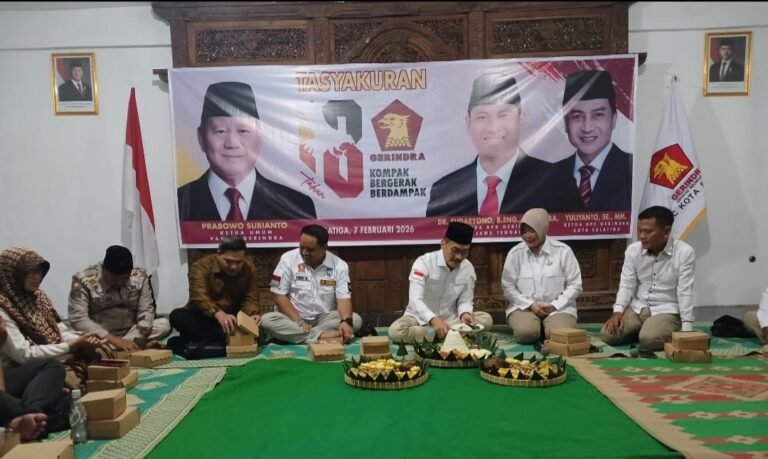 Potong Tumpeng Sederhana Peringatan HUT Gerindra Tanpa Euforia